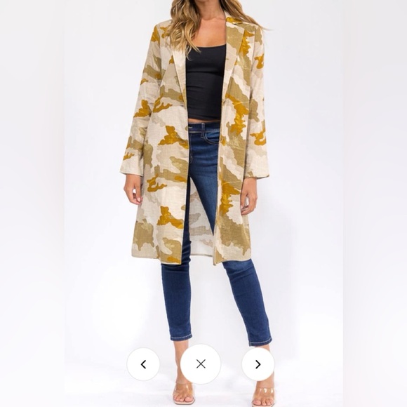Jackets & Blazers - Stylish Camouflage Women's Coat
